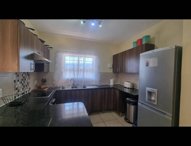 2 BEDROOM TOWNHOUSE FOR SALE IN MULBARTON